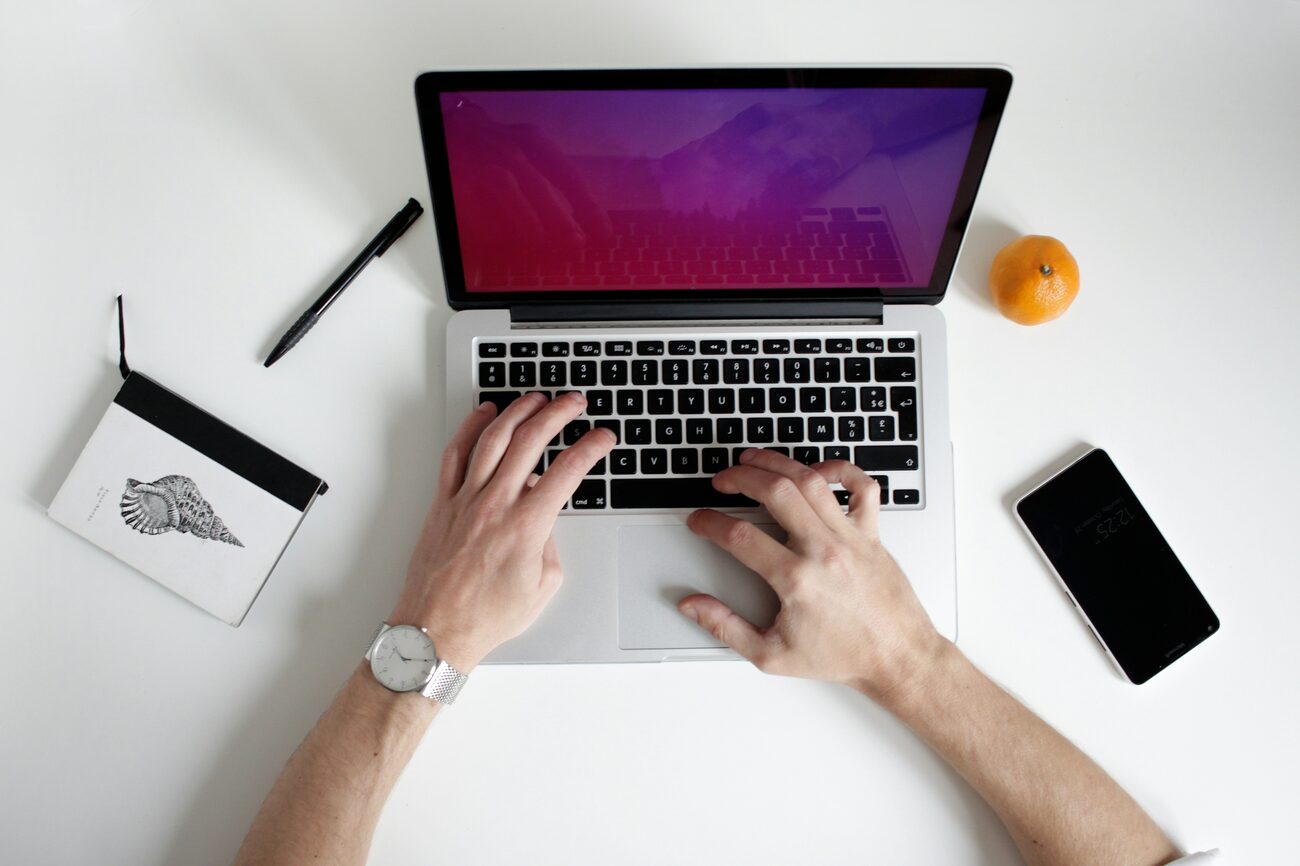 Werkplek met laptop